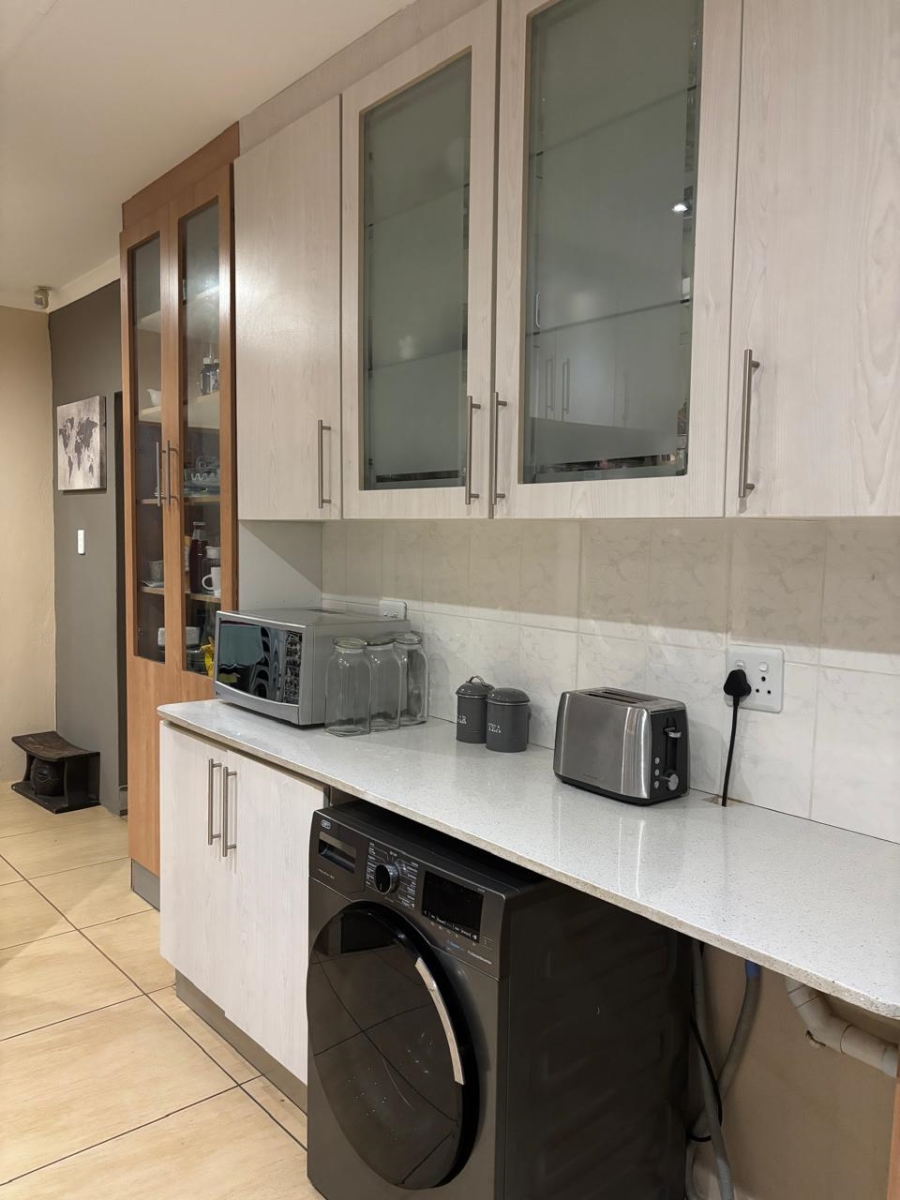 8 Bedroom Property for Sale in Rustenburg Rural North West